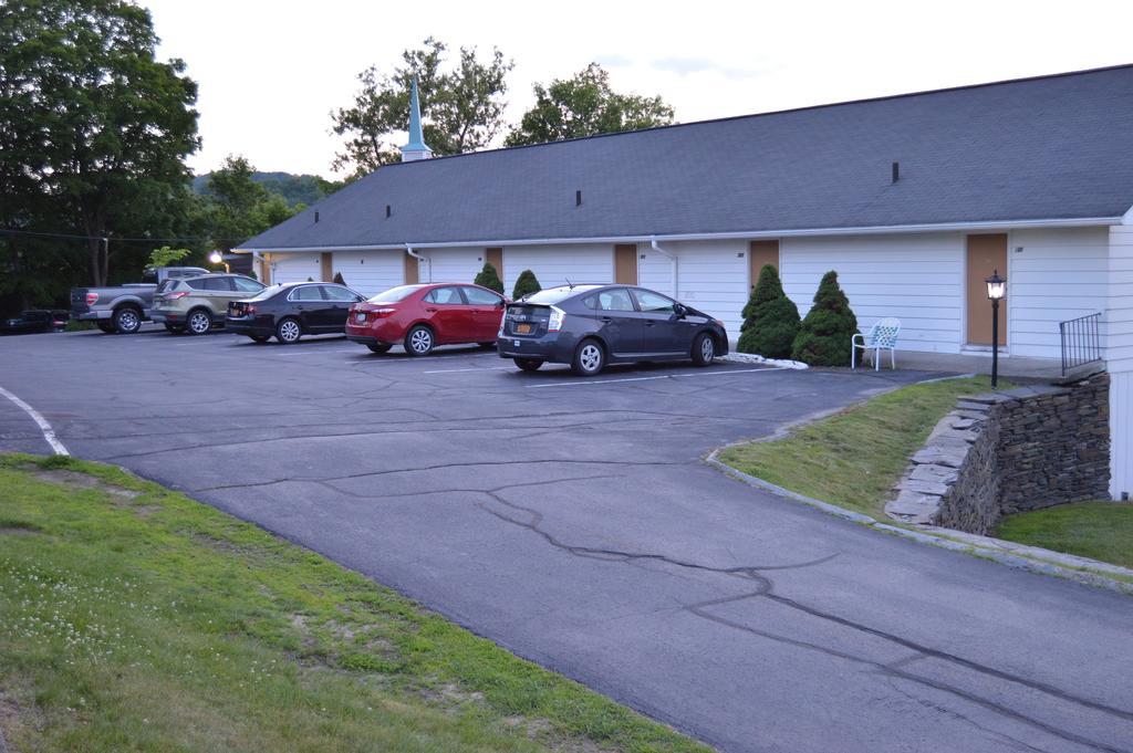 New World Inn Barre Exterior photo